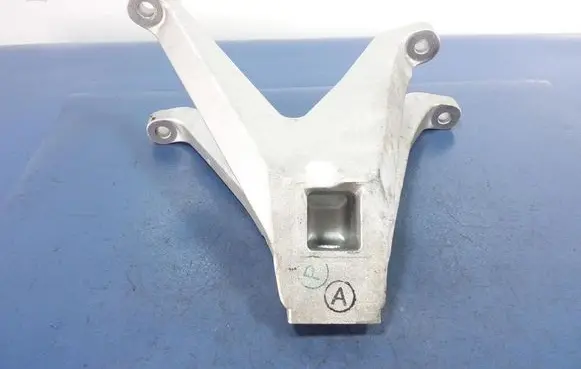BMW M5 Engine mount vacuum valve 7853647