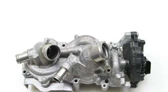 Volkswagen Golf VII Water pump 05E907593