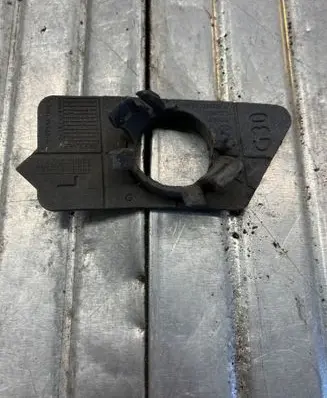 BMW 5 G30 G31 G38 Front parking sensor holder (PDC) 7385357