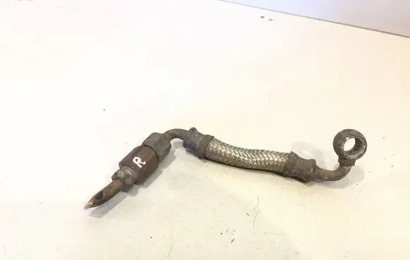 Audi Coupe Fuel injector supply line/pipe 
