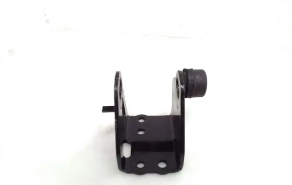 Toyota Avensis T270 Engine mounting bracket