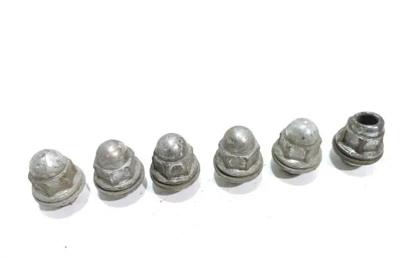 Mitsubishi Pajero Nuts/bolts 