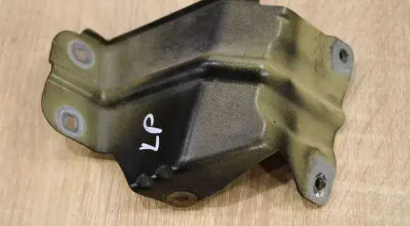 Chevrolet Captiva Fender mounting bracket