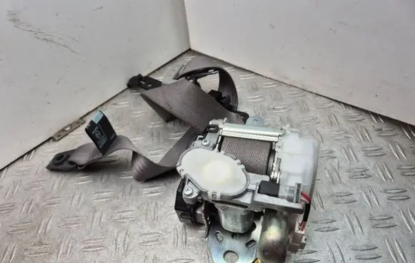 Lexus GS 300 350 430 450H Front seatbelt 7Q1590P 7J08280310 BAMPT11261