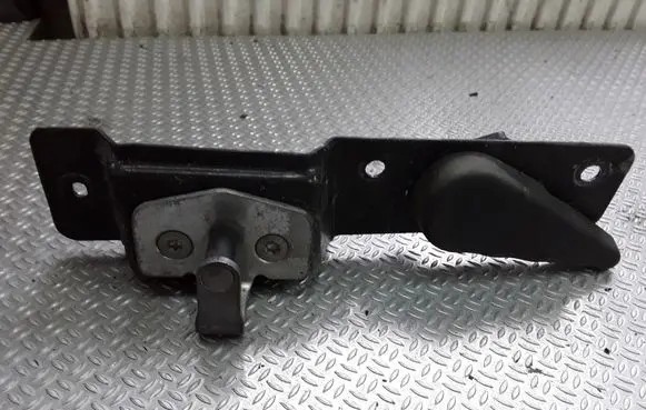 Loading door interior handle