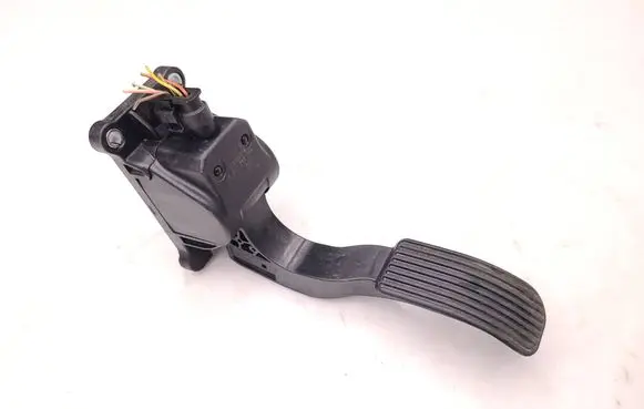 Mercedes-Benz Sprinter W906 Accelerator throttle pedal A9063000304