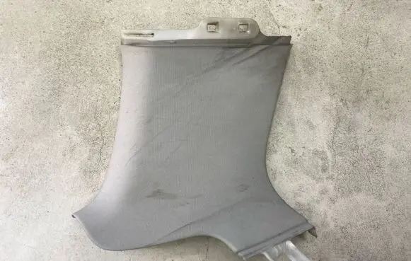 (D)pillar trim (top)