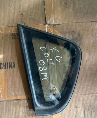 Mitsubishi Colt Rear side window