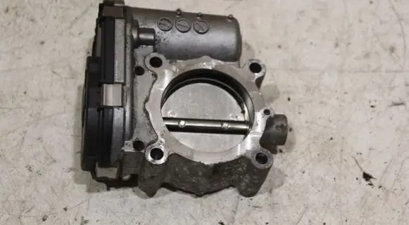 Mercedes-Benz B W246 W242 Throttle valve A2701410025