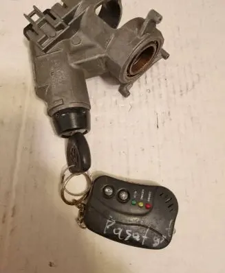 Volkswagen PASSAT B3 Ignition lock 357905851