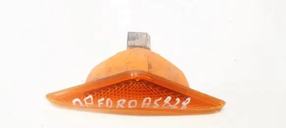 Ford Mondeo Mk III Front fender indicator light 1S7113K309AB 1S71-13K309-AB