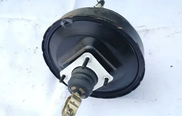 KIA Carens II Brake booster 585001d590 58500-1d590