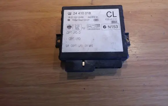 Opel Astra F Door central lock control unit/module 24410018