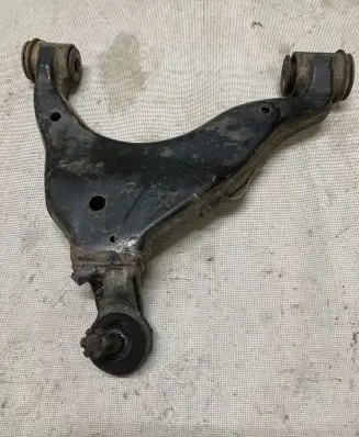 Toyota Land Cruiser (J120) Front lower control arm/wishbone