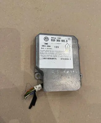 Volkswagen PASSAT B7 Airbag control unit/module 6Q0909605B 07010509E 5WK42869