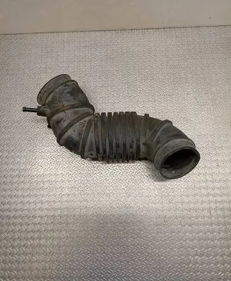 Mitsubishi Carisma Air intake hose/pipe MR126841
