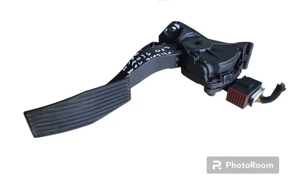 Opel Insignia A Accelerator throttle pedal 13237352