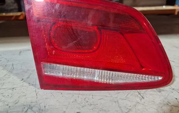 Volkswagen PASSAT B7 Tailgate rear/tail lights 3AE945093K