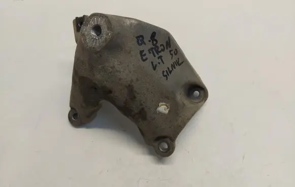 Engine mount bracket