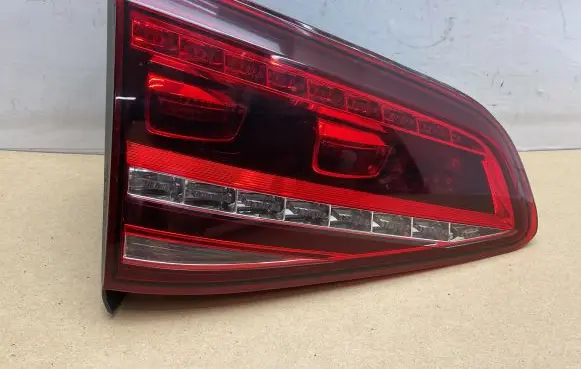 Volkswagen Golf VII Tailgate rear/tail lights 5G0945307G