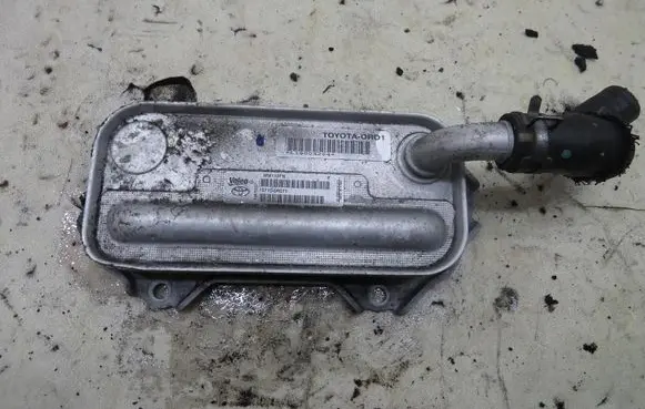 Toyota RAV 4 (XA40) Engine oil radiator 15710-0R011