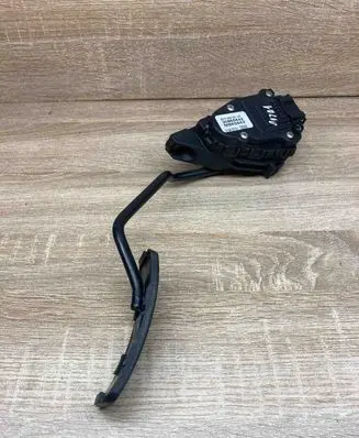 Mitsubishi Space Star Accelerator throttle pedal 30865642 6PV008301