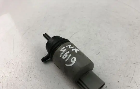 BMW 5 E60 E61 Windscreen/windshield washer pump 6934159