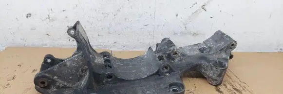 Ford Galaxy A/C compressor mount bracket R045903143C