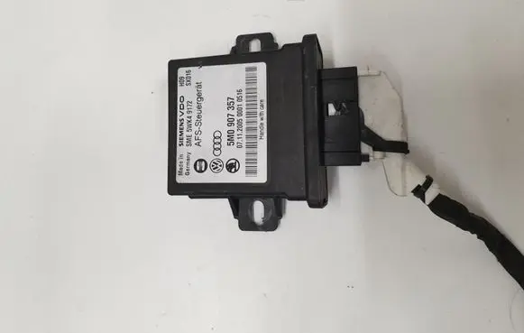 Volkswagen PASSAT B6 Light module LCM 5M0907357 5WK49172