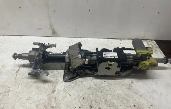 BMW X5 E70 Steering wheel axle 32306780517 6780517 631401080515