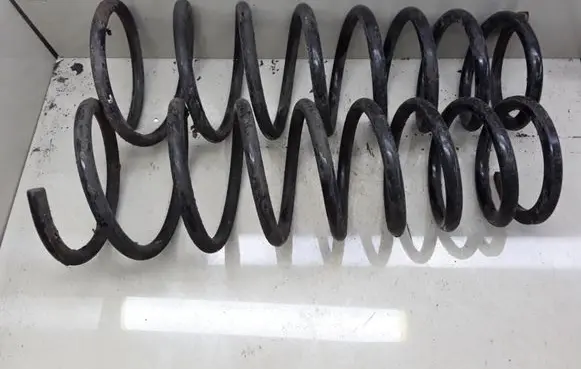 Toyota Carina T190 Front coil spring