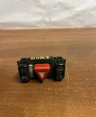Mercedes-Benz E W210 Hazard light switch 2108208010 D4067