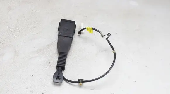 BMW X4 F26 Front seatbelt buckle 7394926 308927100