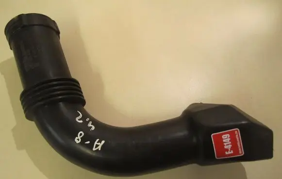 Audi A8 S8 D2 4D Air intake hose/pipe 077129643