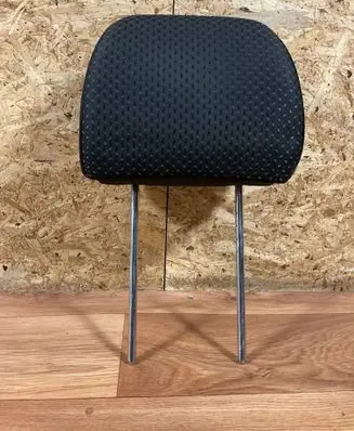 Hyundai i30 Front seat headrest 