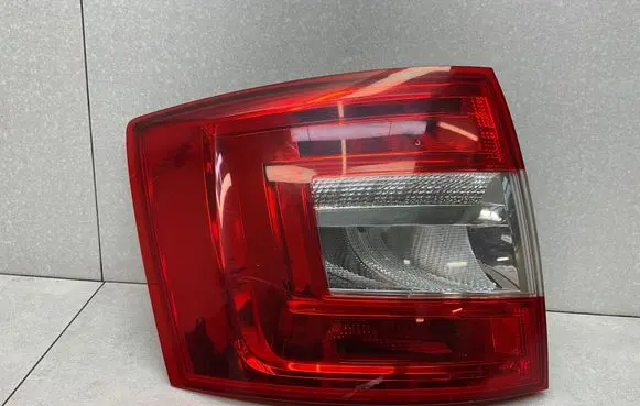 Rear/tail lights