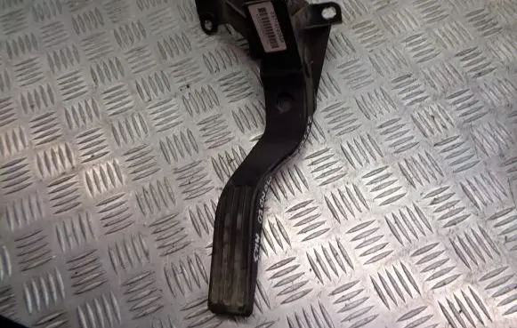 Ford Mondeo Mk III Accelerator throttle pedal 2S719F836DA