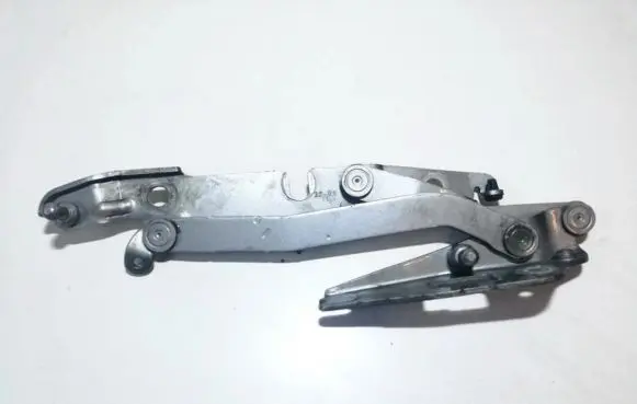 Audi A4 S4 B6 8E 8H Tailgate/trunk/boot hinge 8e5827302c