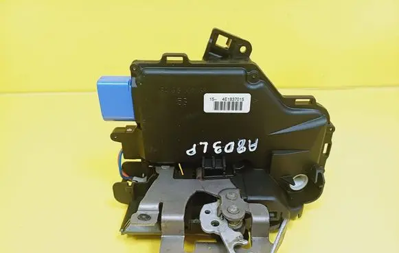 Skoda Octavia Mk2 (1Z) Front door lock 3D1837015AB
