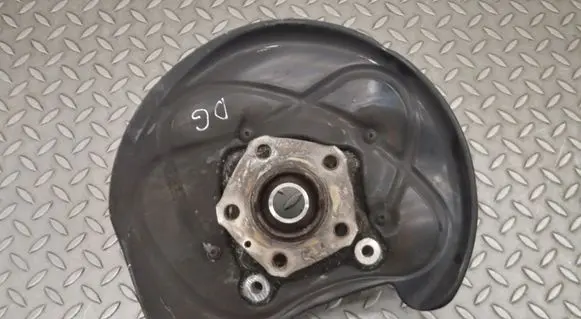 Audi Q7 4M Rear wheel hub