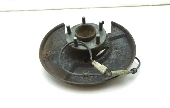 Jaguar XJ X308 Front wheel hub HB06T