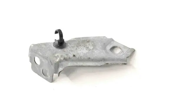 Volvo V40 Fender mounting bracket