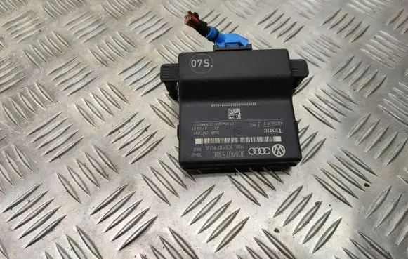 Volkswagen PASSAT B6 Gateway control module 3C0907530C 3C0907951A