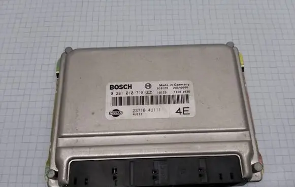 Nissan Almera Tino Engine control unit/module 0281010718 237104U111 010129