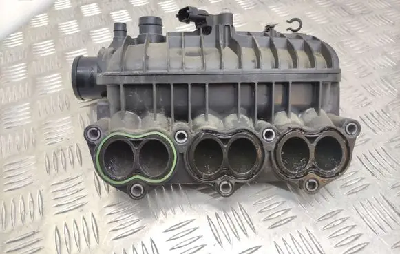 Ford Focus Intake manifold CM5G9424