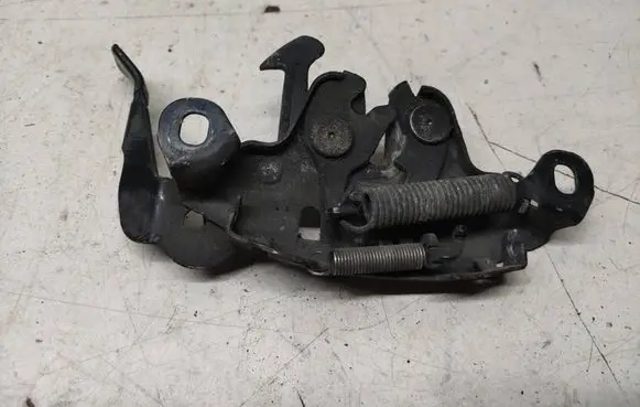 Nissan Qashqai Engine bonnet/hood lock/latch loop/hook