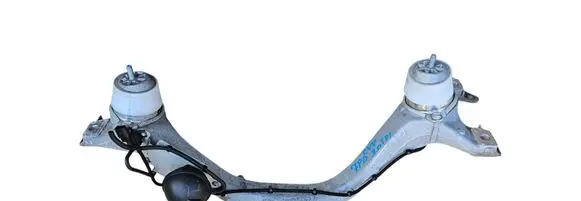 Volkswagen Touareg II Engine mounting bracket 7L8199207A