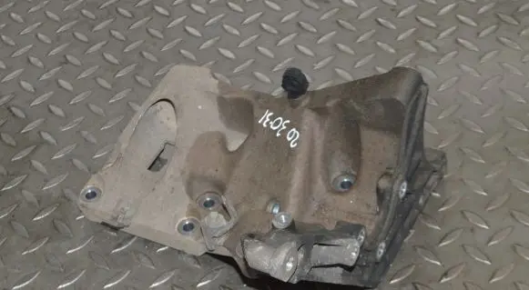 Porsche Cayenne (9PA) Engine mounting bracket 9481022135R