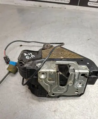 Mercedes-Benz E W211 Rear door lock 2117300635
