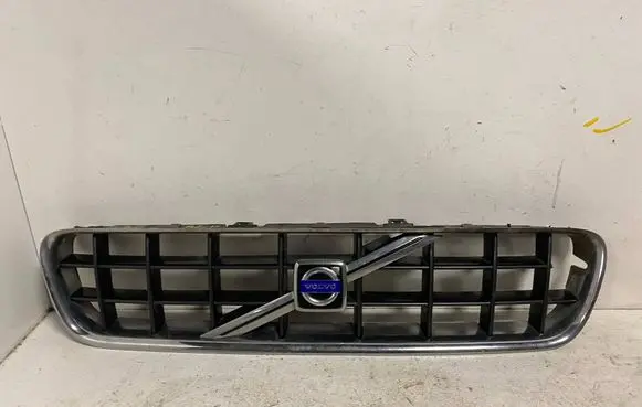 Volvo C70 Front bumper upper radiator grill 08620343 08678555